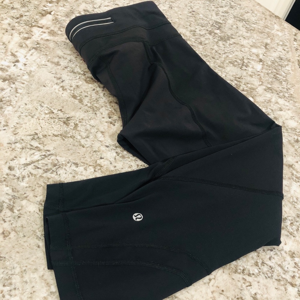 Lululemon Athletica Black Capri pants